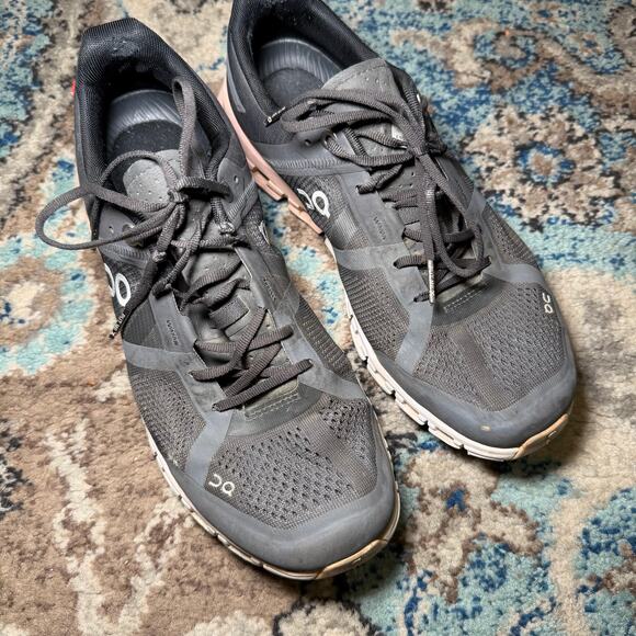 On Running Shoes - Picture 4 of 7